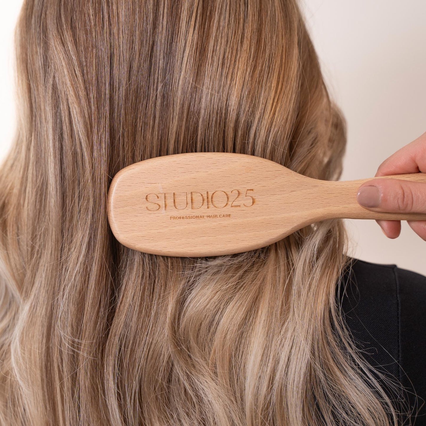 Cepillo Studio25 de madera natural